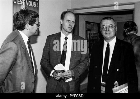 Archivi 90ies: Karl Lang paga visita regionale al Fronte Nazionale (FN), Lione, Francia Foto Stock