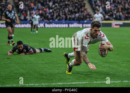 Hull, Regno Unito, 27 10 2018. Il 27 ottobre 2018. KCOM Stadium, Hull, Inghilterra; Rugby League Dacia International, Inghilterra vs Nuova Zelanda; l'Inghilterra del Oliver Gildart punteggi il vincitore della partita in un incontro ravvicinato con la Nuova Zelanda. Foto:Dean Williams Credito: Dean Williams/Alamy Live News Foto Stock