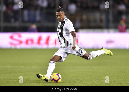 Empoli, Italia. Il 27 ottobre 2018. Alex Sandro della Juventus durante la Serie A match tra Empoli e Juventus allo Stadio Carlo Castellani, Empoli, Italia il 27 ottobre 2018. Foto di Giuseppe mafia. Credit: UK Sports Pics Ltd/Alamy Live News Foto Stock