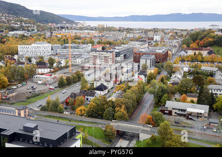 04 ottobre 2018, Norvegia Trondheim: 04 ottobre 2018, Norvegia Trondheim: Vista di Trondheim in Norvegia centrale. La terza città più grande del paese può guardare indietro su oltre mille anni di storia. Foto: Jan Woitas/dpa-Zentralbild/ZB Foto Stock