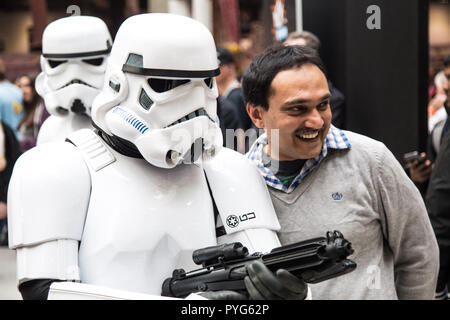 Londra, Regno Unito. Il 27 ottobre 2018. MCM Comic Con presso l'Excel Centre di Londra il 27 ottobre 2018 Credit: Tom Rose/Alamy Live News Foto Stock