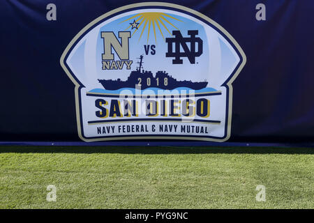 San Diego CA. 27 ott 2018. Qualcomm Stadium San Diego logo prima che la Marina vs Norte Dame gioco presso Qualcomm Stadium di San Diego, CA. il 27 ottobre 2018 (foto di Jevone Moore) Credito: csm/Alamy Live News Foto Stock