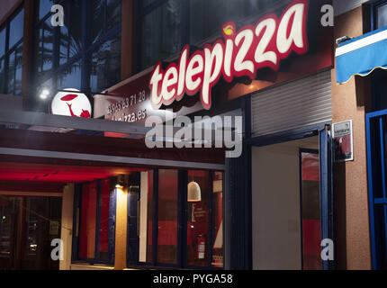 Alicante, Comunidad Valenciana, Spagna. 26 ott 2018. Lo spagnolo fast-food ramo di Telepizza visto in Spagna. Credito: Miguel Candela/SOPA Immagini/ZUMA filo/Alamy Live News Foto Stock