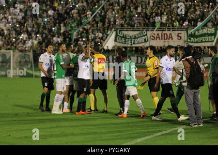 Chapecoense SC - 27/10/2018 - un brasiliano 2018, Chapecoense x Am rica-MG - Chapecoense i giocatori si lamentano per la partita contro l'America-MG all'Arena Conda stadium per il campionato brasiliano a 2018. Foto: Renato Padilha / AGIF Foto Stock