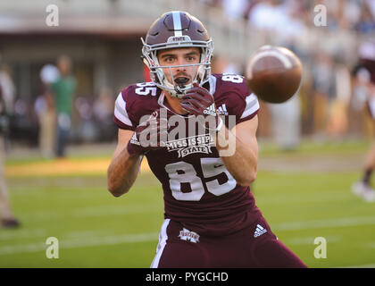 Starkville, MS, STATI UNITI D'AMERICA. 27 ott 2018. La Mississippi State wide receiver, Austin Williams (85), arriva di fronte al passare, durante il NCAA Football gioco tra Texas A&M e la Mississippi State Bulldogs a Davis Wade Stadium di Starkville. La Mississippi State sconfitto Texas A&M, 28-13. Kevin Langley/CSM/Alamy Live News Foto Stock