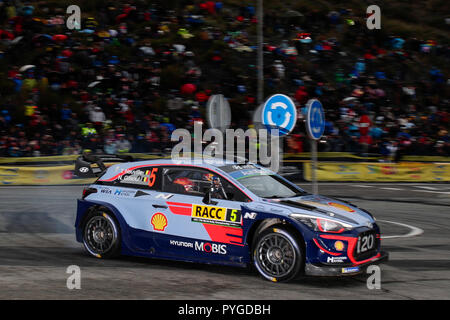 Riudecanyes, Barcelona, Spagna. 28 ott 2018. FIA World Rally Championship di Spagna; Thierry Neuville Nicolas Gilsoul della Hyundai Motorsport nella rotonda famoso in El Coll de la Teixeta Credito: Azione Sport Plus/Alamy Live News Foto Stock