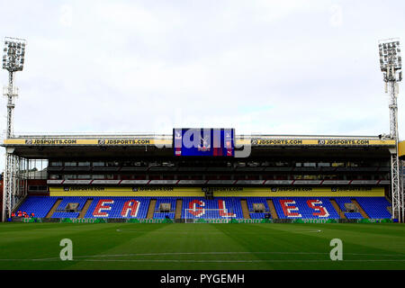 Londra, Regno Unito. 28 ott 2018. Londra, Regno Unito. 28 ott 2018. Vista generale del all'interno di Selhurst Park precedendo di oggi del gioco. Premier League, Crystal Palace v Arsenal a Selhurst Park di Londra domenica 28 ottobre 2018. Questa immagine può essere utilizzata solo per scopi editoriali. Solo uso editoriale, è richiesta una licenza per uso commerciale. Nessun uso in scommesse, giochi o un singolo giocatore/club/league pubblicazioni. pic da Steffan Bowen/Andrew Orchard fotografia sportiva/Alamy Live news Credito: Andrew Orchard fotografia sportiva/Alamy Live News Foto Stock