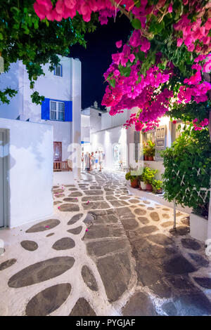 Vista del famoso pittorica strade strette di Mykonos città di Mykonos, Grecia Foto Stock