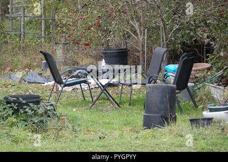 Tavolo e sedie nel riparto locale Foto Stock