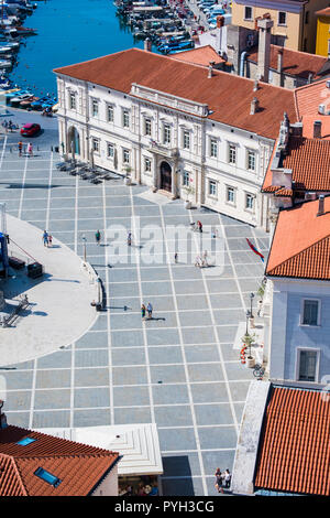 Tartini Square e porta. Pirano. L'Istria slovena regione. La Slovenia, l'Europa. Foto Stock