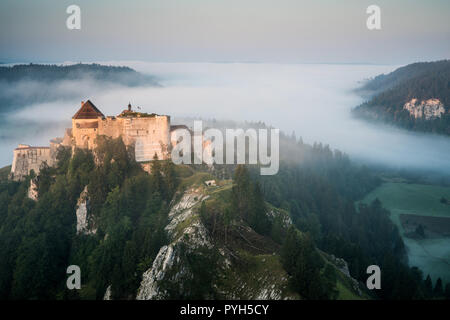 Chateau de Joux, in Francia, in Europa. Foto Stock