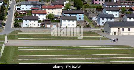 La Baviera, Germania - campo di concentramento memorial Flossenbuerg, i blocchi di calcestruzzo simboleggiano ex caserma prigioniero Foto Stock