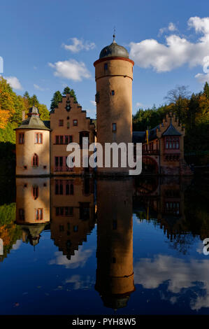 Castello di Mespelbrunn (Schloss Mespelbrunn) nella gamma Spessart, distretto di Aschaffenburg, bassa Franconia, Baviera, Germania Foto Stock