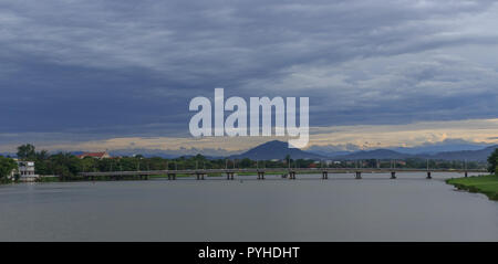 Splendido fiume lato a hue vietnam Foto Stock