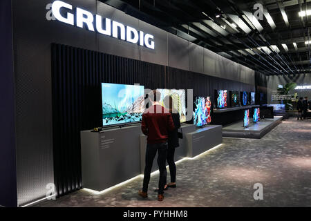 Berlino, Germania - Grundig per la gabbia a IFA 2018 con innovazioni nei televisori a schermo piatto. Foto Stock