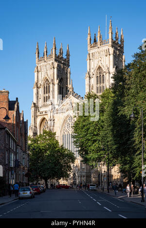 York Minster fronte ovest, York, North Yorkshire, Regno Unito Foto Stock