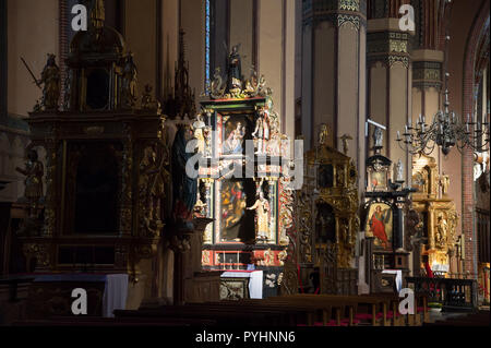 Archcathedral gotica basilica dell Assunzione della Beata Vergine Maria e di San Andrea, Cattedrale di Frombork, sulla collina della Cattedrale di Frombork, Polonia Foto Stock