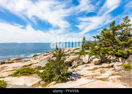 Penisola Schoodic sull'Oceano Atlantico nel Parco Nazionale di Acadia sulla costa del Maine negli Stati Uniti Foto Stock