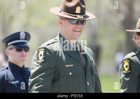 Chicago, Illinois, Stati Uniti d'America - 5 Maggio 2018: Costituzione polacca parata del giorno, i membri delle autorità di perseguimento penale in Illinois, camminando per la strada dur Foto Stock