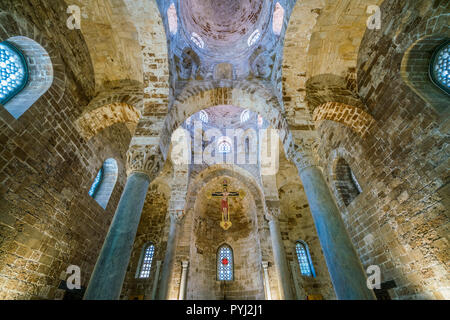 Vista interna della chiesa di San Cataldo a Palermo. Sicilia, Italia. Foto Stock