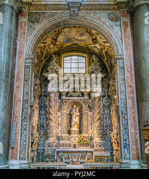 Altare laterale di Antonello Gagini nella chiesa di San Giuseppe dei Teatini a Palermo. La Sicilia Il sud dell'Italia. Foto Stock