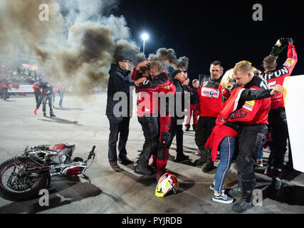 Tripudio risorto circa il campionato tedesco 2018: MSC Typhoon Moersch celebra. GES / Motoball / prima lega, finali per il campionato tedesco 2018, MSC Puma Kuppenheim - MSC Typhoon Moersch, 27.10.2018 Motoball: prima lega: Finale MSC Puma Kuppenheim - MSC Typhoon Moersch, Moersch, Ottobre 27, 2018 | Utilizzo di tutto il mondo Foto Stock