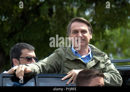 Jair Bolsonaro - il candidato per la presidenza della repubblica dal PSL, Jair Bolsonaro arriva nella sezione elettorale per un voto alle elezioni del secondo round, situato a Vila Militar, Rio de Janeiro - Ottobre 28, 2018 - Eleicoes 2018, da Rio de Janeiro. Foto: Thiago Ribeiro / AGIF Foto Stock