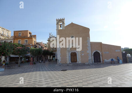 Taormina, Italia. 09Sep, 2018. La Chiesa di Sant'Agostino in Piazza IX Aprile. Fu costruita nel XV secolo. Credito: Alexandra Schuler/dpa/Alamy Live News Foto Stock