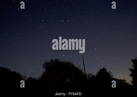 Knighton,UK,28 ottobre 2018,cielo stellato di notte su Knighton in Galles, con poco o nessun inquinamento luminoso in quella zona erano fantastiche vedute delle stelle.Credit: Keith Larby/Alamy Live News Foto Stock