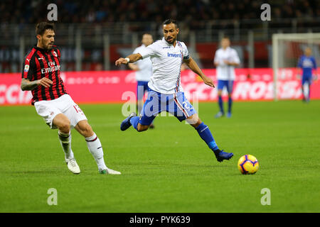 Milano, Italia. 28 ottobre, 2018. Fabio Quagliarella di UC Sampdoria in azione durante la serie di una partita di calcio tra AC Milan e UC Sampdoria. Foto Stock