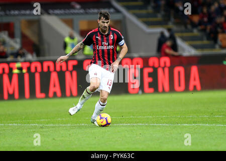 Milano, Italia. 28 ottobre, 2018. Alessio Romagnoli di AC Milano in azione durante la serie di una partita di calcio tra AC Milan e UC Sampdoria. Foto Stock