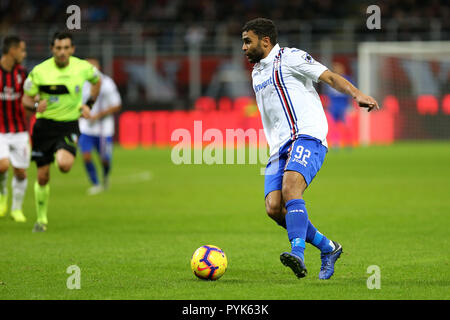 Milano, Italia. 28 ottobre, 2018. Gregoire Defrel di UC Sampdoria in azione durante la serie di una partita di calcio tra AC Milan e UC Sampdoria. Foto Stock