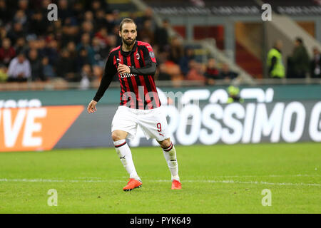 Milano, Italia. 28 ottobre, 2018. Gonzalo Higuain del Milan in azione durante la serie di una partita di calcio tra AC Milan e UC Sampdoria. Foto Stock