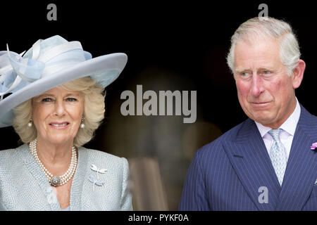 Londra, Regno Unito. Decimo Giugno, 2016. Il principe Carlo del Galles e Camilla Duchessa di Cornovaglia frequentare il Queens novantesimo compleanno presso la cattedrale di St Paul a Londra, Regno Unito, 10 giugno 2016. Credito: Patrick van Katwijk/ point de vue fuori - nessun filo SERVICE - | in tutto il mondo di utilizzo/dpa/Alamy Live News Foto Stock