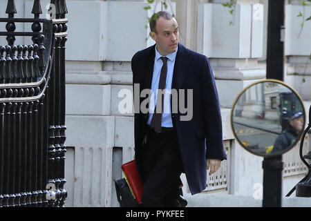 A Downing Street, Londra, Regno Unito. 29 ott 2018. Dominic Raab - Segretario Brexit arriva in ufficio di Gabinetto sul giorno di bilancio. Credito: Dinendra Haria/Alamy Live News Foto Stock