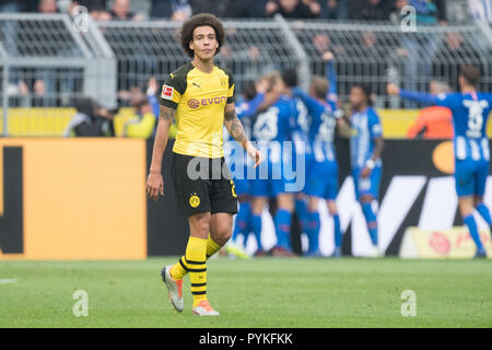 Dortmund, Deutschland. 27 ott 2018. Soccer 1. Bundesliga, 9. giornata, Borussia Dortmund (DO) - Hertha BSC Berlino (B) 2: 2, su 27.10.2018 a Dortmund/Germania. € | Utilizzo di credito in tutto il mondo: dpa/Alamy Live News Foto Stock