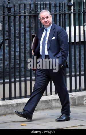 Londra, Regno Unito. Il 29 ottobre 2018. Geoffrey Cox arriva per una riunione del gabinetto in 10 Downing Street davanti a Philip Hammond, Cancelliere dello Scacchiere, presentando il suo bilancio d'autunno. Credito: Stephen Chung / Alamy Live News Foto Stock