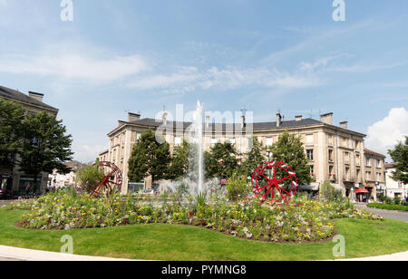 Rotonda con acqua caratteristiche di Toul Town Center, Meurthe-et-Moselle, Francia, Europa Foto Stock