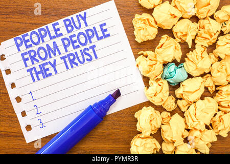 Conceptual la scrittura a mano che mostra mostra acquista da dimostrare che la fiducia. Business photo testo creando un clima di fiducia e soddisfazione del cliente. Foto Stock