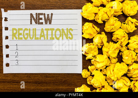 Testo della scrittura di nuovi regolamenti. Concetto significato Regolamento controllo dell'attività di solito utilizzato per le regole.. Foto Stock