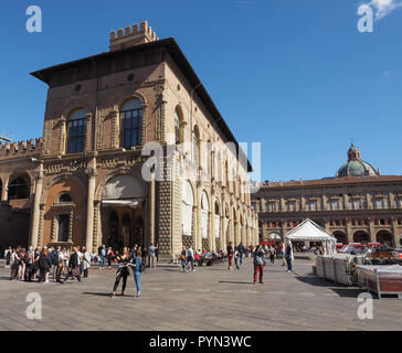 BOLOGNA, Italia - CIRCA NEL SETTEMBRE 2018: le persone nel centro della città Foto Stock