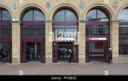 CAMBRIDGE, Regno Unito - circa ottobre 2018: Cambridge stazione ferroviaria Foto Stock