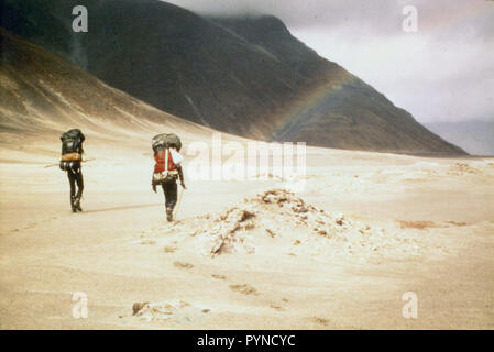 Settembre 1974 - escursionisti nella Valle dei Diecimila Fumi, Katmai monumento nazionale, Alaska Foto Stock