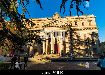 Il Palacio de Anaya è uno dei pochi edifici di Salamanca in stile neoclassico. attualmente ospita la facoltà di filologia presso l Università di Sa Foto Stock