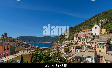 Panorama,Vista,nuvole,tourist,turismo,cultura, tradizionale,antica,asian,asia,rosa,foglie,m,fuji,landmark,landscape,corsa,flora naturale,,natura,vulcano Foto Stock