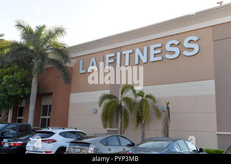 FORT LAUDERDALE, FL - 29 ottobre: (esclusiva copertura) LA Fitness dove presunto bomber Cesar Sayoc funzionerebbe su ottobre 29, 2018 a Fort Lauderdale, Florida. Il sig. Sayoc è stato arrestato su affermazioni che egli era la persona che spedito tubo dispositivi bomba che mirate i critici del presidente Donald Trump e sono state recuperate in New York, Washington D.C., California e Florida del Sud, tutti con l'indirizzo di ritorno di Debbie Wassermann-Schultz ufficio del popolo: Cesar Sayoc Foto Stock