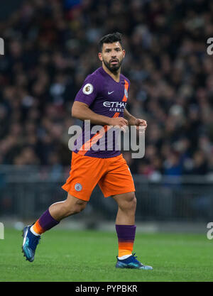 Londra, Regno Unito. 29 ott 2018. Sergio AgŸero dell uomo città durante il match di Premier League tra Tottenham Hotspur e Manchester City allo Stadio di Wembley a Londra, Inghilterra il 29 ottobre 2018. Foto di Andy Rowland. (La fotografia può essere utilizzata solo per il giornale e/o rivista scopi editoriali. www.football-dataco.com) Credito: Andrew Rowland/Alamy Live News Foto Stock