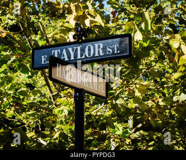 Strada segno sull'angolo di Oriente Taylor Street e Habersham Street a Savannah in Georgia negli Stati Uniti Foto Stock