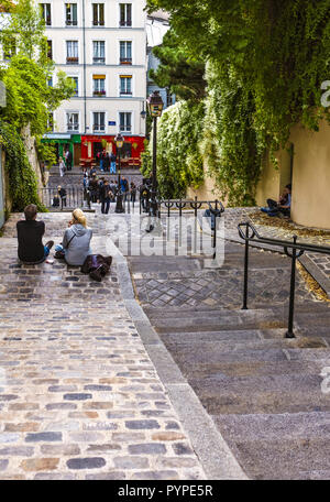 Francia,Parigi,montmartre,un caffè bar in Rue du Calvaire Foto Stock