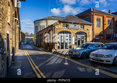 Acqua Lane Regno riforma Chiesa e Bar & Cucina a Bishop's Stortford, Hertfordshire, Regno Unito il 25 ottobre 2018 Foto Stock